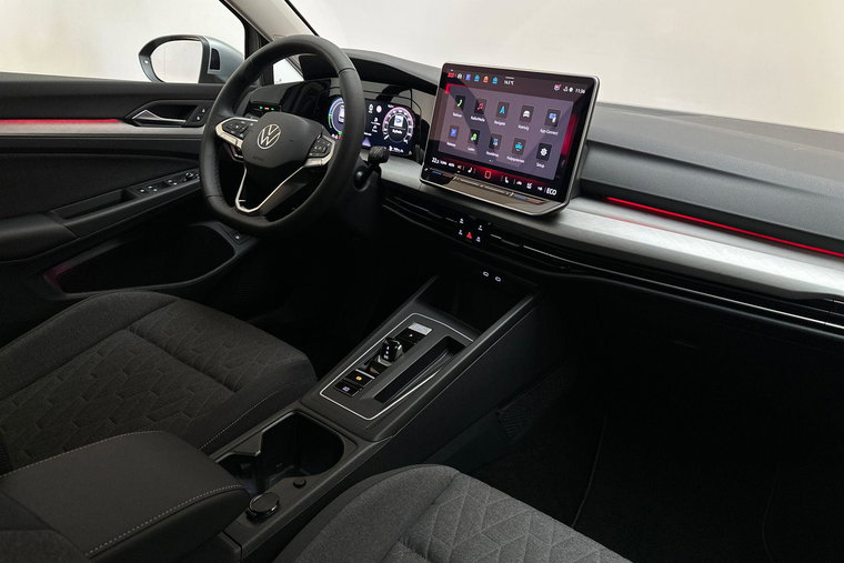 Vehicle Image 13