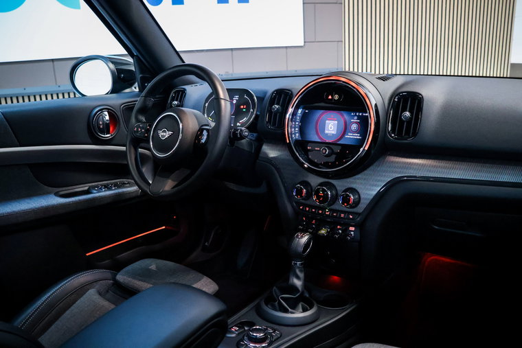 Vehicle Image 15