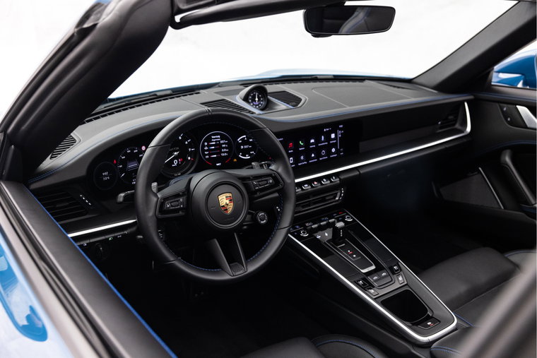 Vehicle Image 25