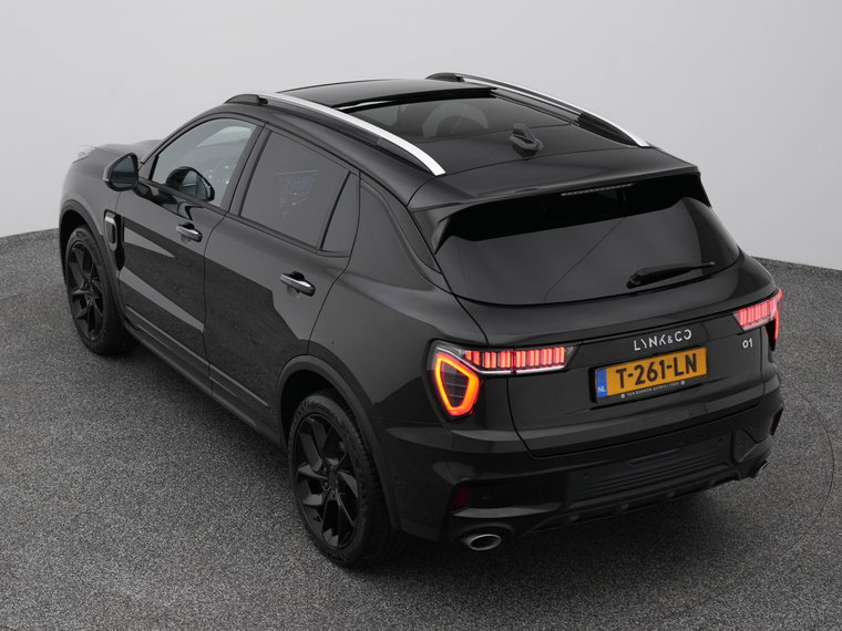 Vehicle Image 25