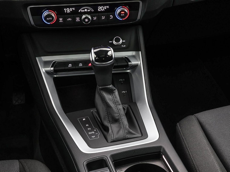 Vehicle Image 37