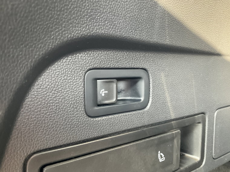 Vehicle Image 60