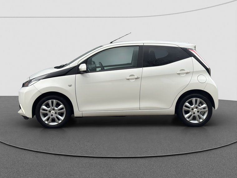 Vehicle Image 7