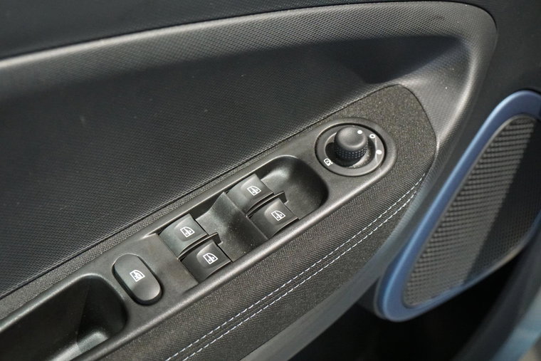 Vehicle Image 28