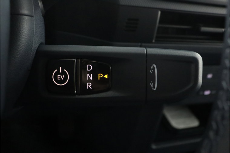 Vehicle Image 28