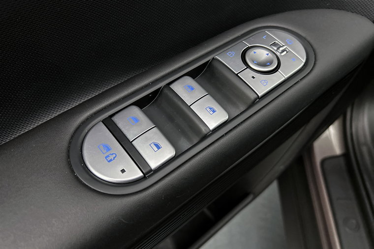 Vehicle Image 23