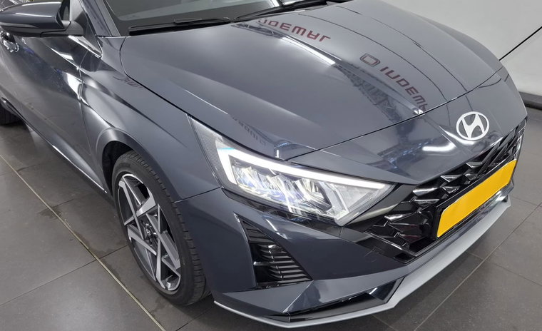 Vehicle Image 15