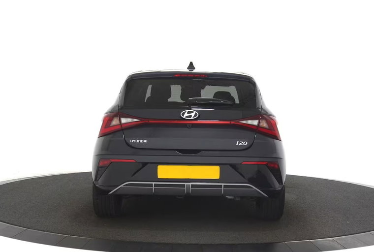 Vehicle Image 6