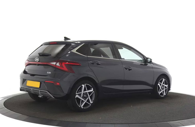 Vehicle Image 7