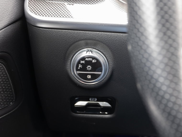 Vehicle Image 37