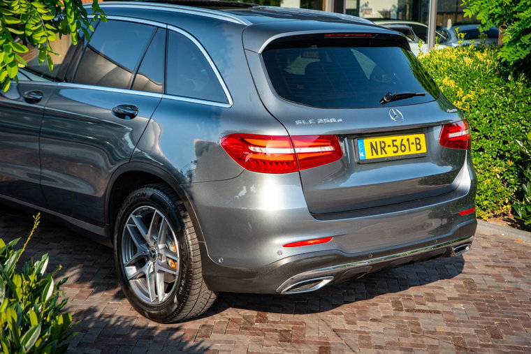 Vehicle Image 30