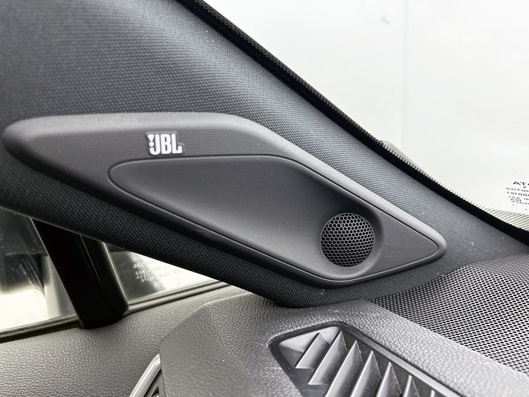 Vehicle Image 24