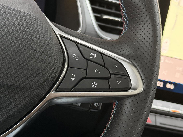 Vehicle Image 28