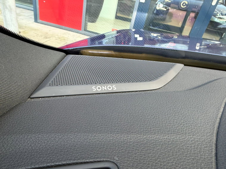 Vehicle Image 28