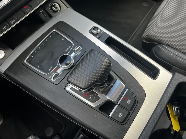 Vehicle Image 35