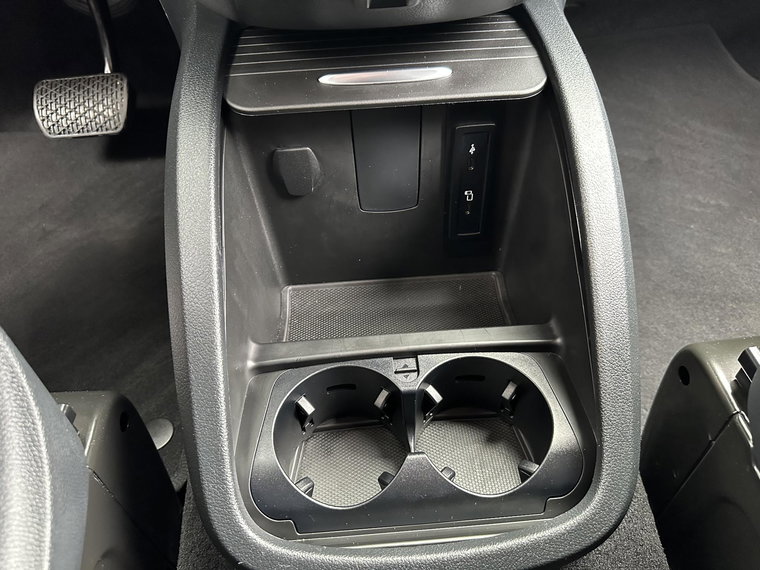 Vehicle Image 28