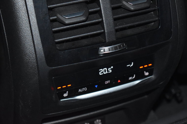 Vehicle Image 24