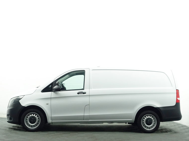 Vehicle Image 32