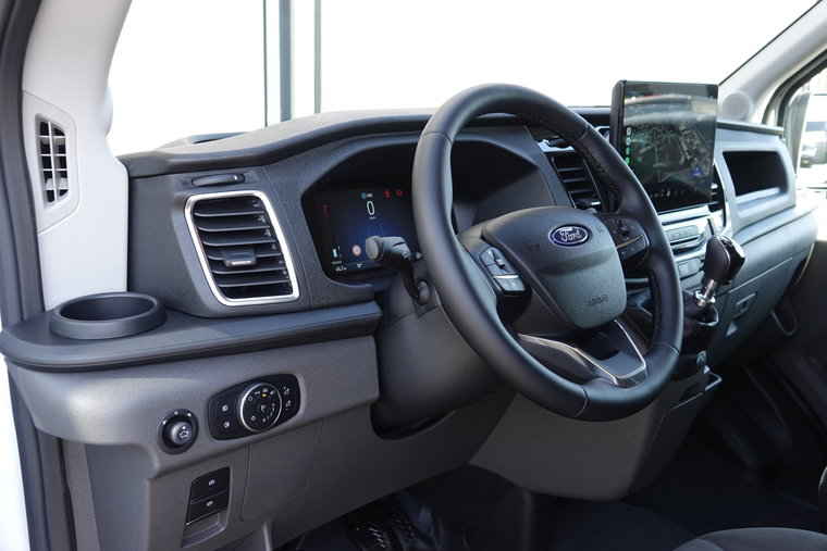 Vehicle Image 25