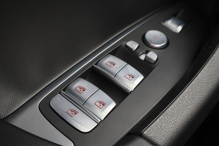 Vehicle Image 36