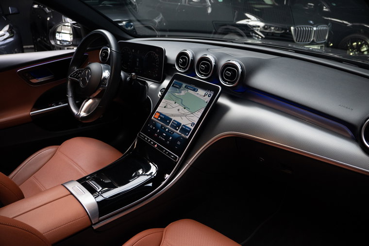 Vehicle Image 12