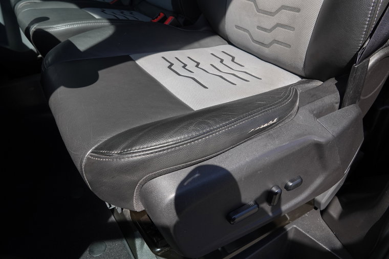 Vehicle Image 30