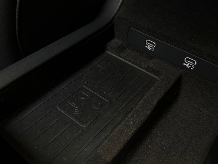 Vehicle Image 35