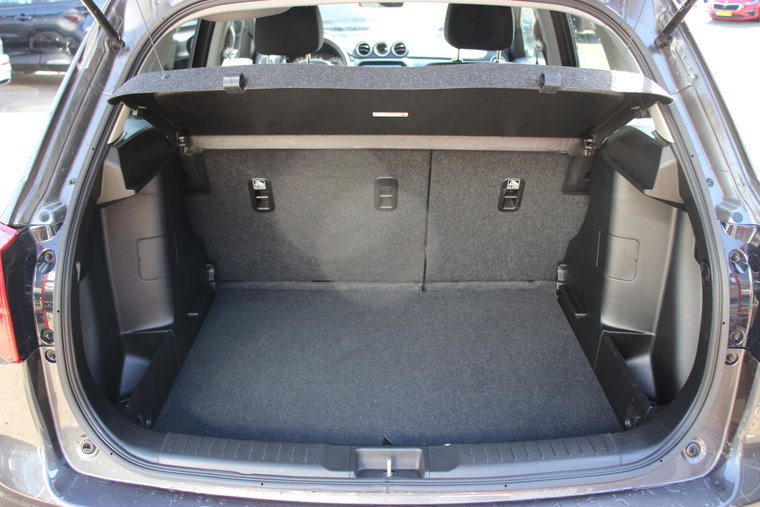 Vehicle Image 13