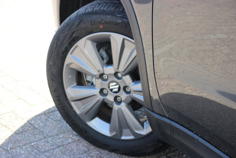 Vehicle Image 8