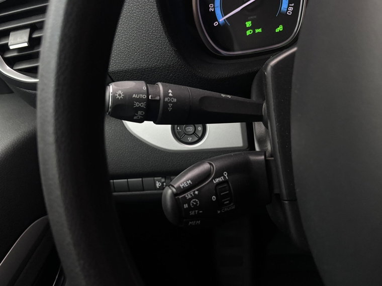 Vehicle Image 28