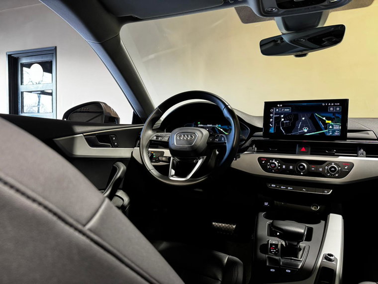 Vehicle Image 9