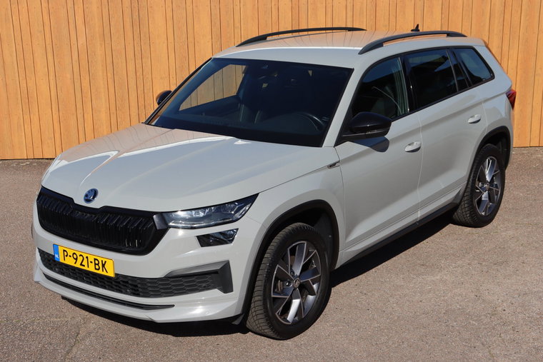 Vehicle Image 6