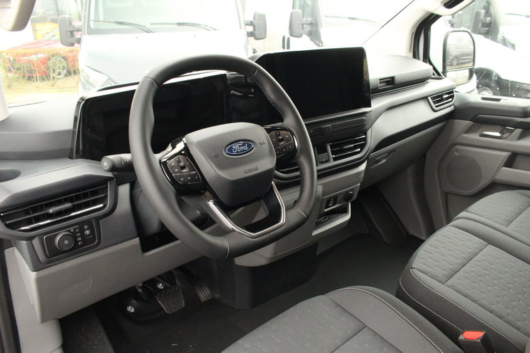 Vehicle Image 17