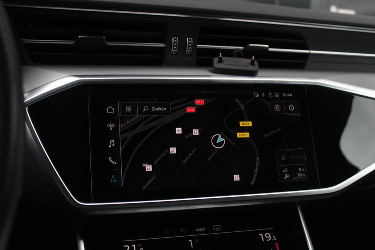 Vehicle Image 22