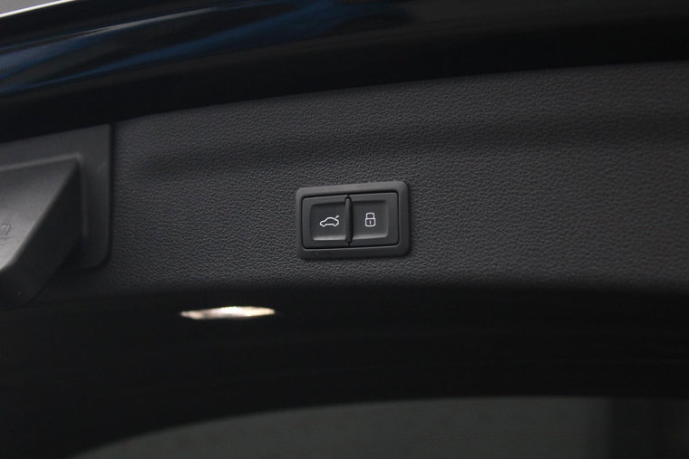 Vehicle Image 29