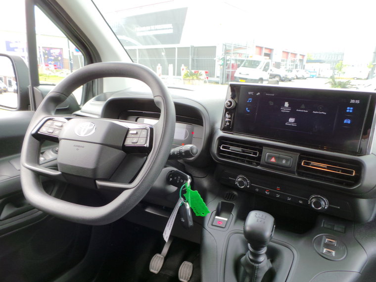 Vehicle Image 23