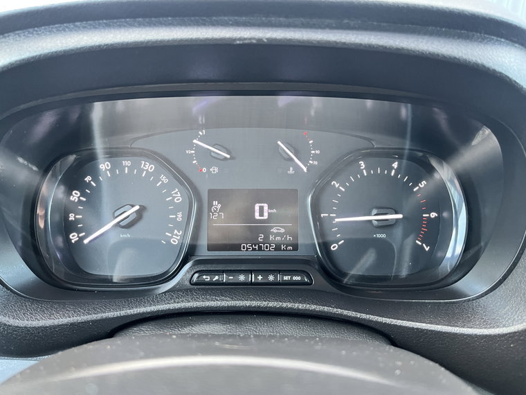 Vehicle Image 32