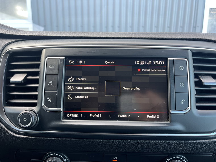 Vehicle Image 38