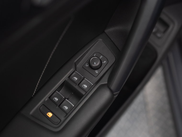 Vehicle Image 28