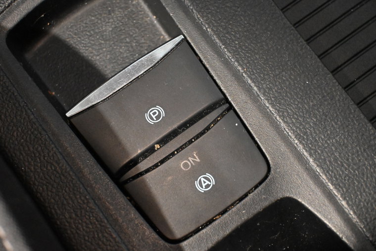 Vehicle Image 32