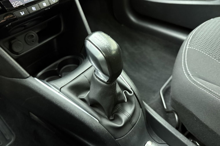 Vehicle Image 23