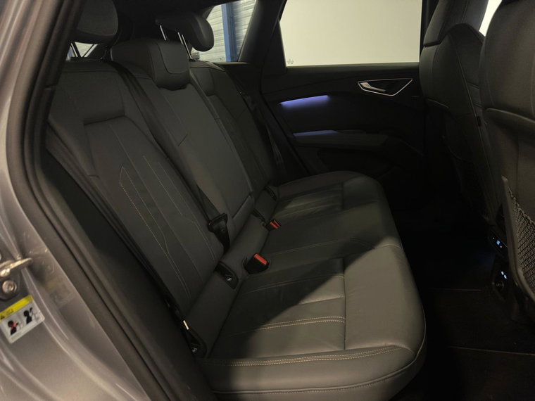 Vehicle Image 42