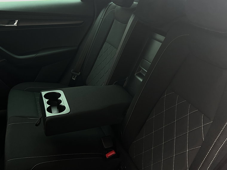 Vehicle Image 23