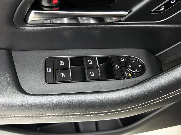 Vehicle Image 29