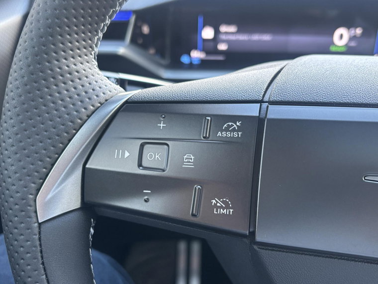Vehicle Image 27