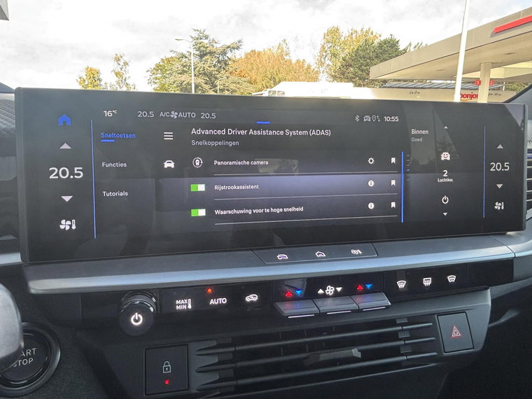 Vehicle Image 38