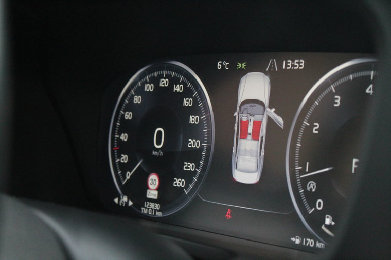 Vehicle Image 16