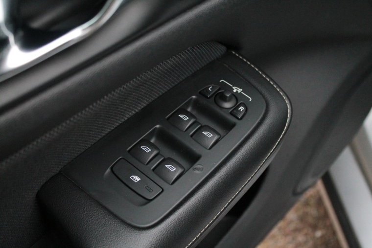 Vehicle Image 33
