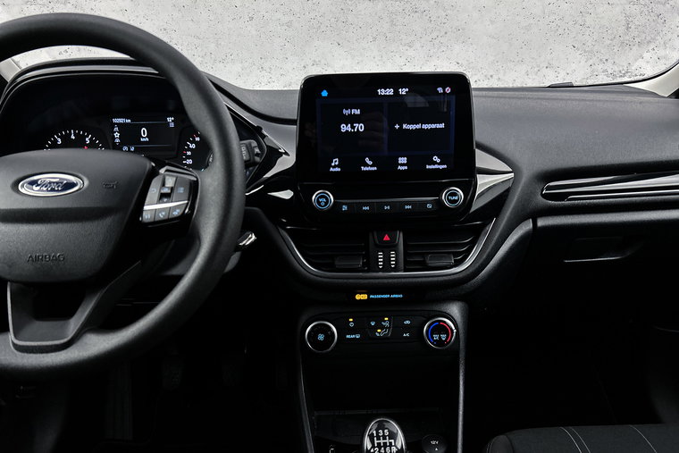 Vehicle Image 13