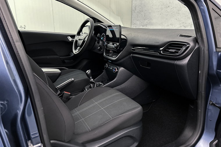 Vehicle Image 30